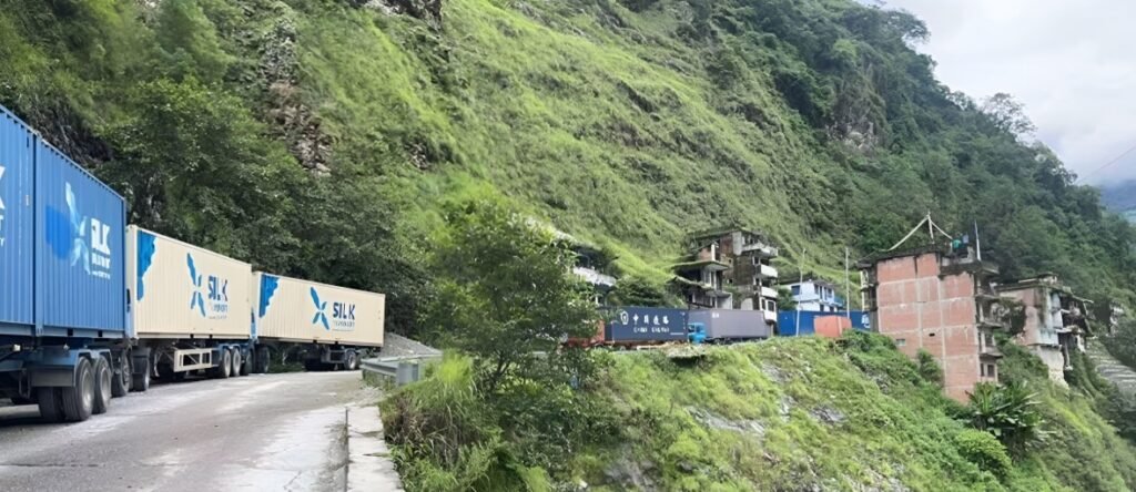 चिनियाँ अवरोधले अलपत्र तातोपानी नाकाको व्यापार