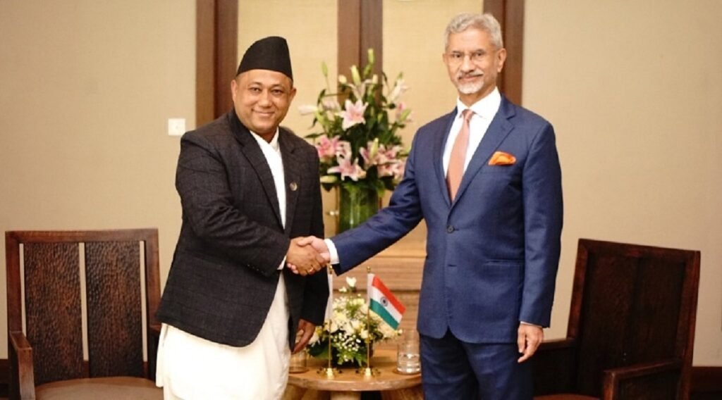 परराष्ट्रमन्त्री खनाल र भारतीय विदेशमन्त्री एस जयशंकरबीच मौरिससमा भेट