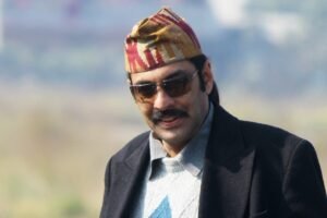 परस शाहले मुटु उपकरणको ब्याट्री प्रतिस्थापन गराउँछन्