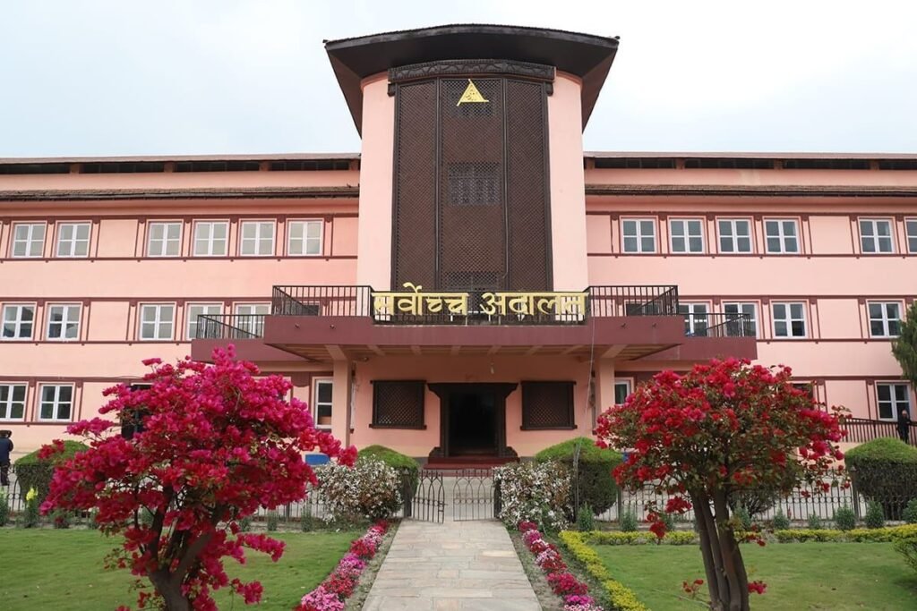 पूर्वविशिष्ट पदाधिकारीहरूले गैरकानुनी उपचार खर्च लिएको भन्दै रिट दर्ता