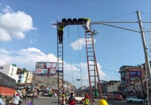 भरतपुरका चोक चोकमा ट्राफिक लाइट राखिँदै