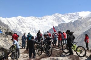 कञ्चनजङ्घामा पर्यटक खचाखच