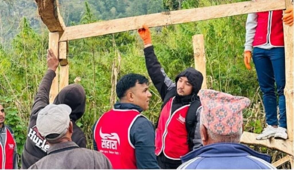 पहिरो प्रभावितलाई श्रमदानबाट अस्थायी आवास