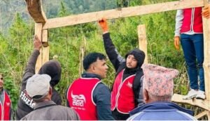 पहिरो प्रभावितलाई श्रमदानबाट अस्थायी आवास